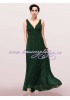 Элегантное зеленое шифоновое платье с украшением на плечах